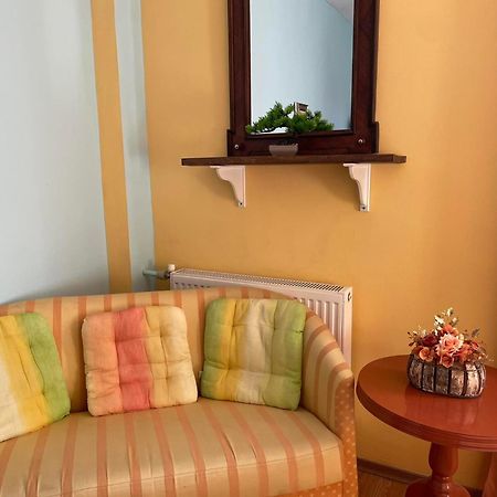 Guest House Misha Petrevene 외부 사진