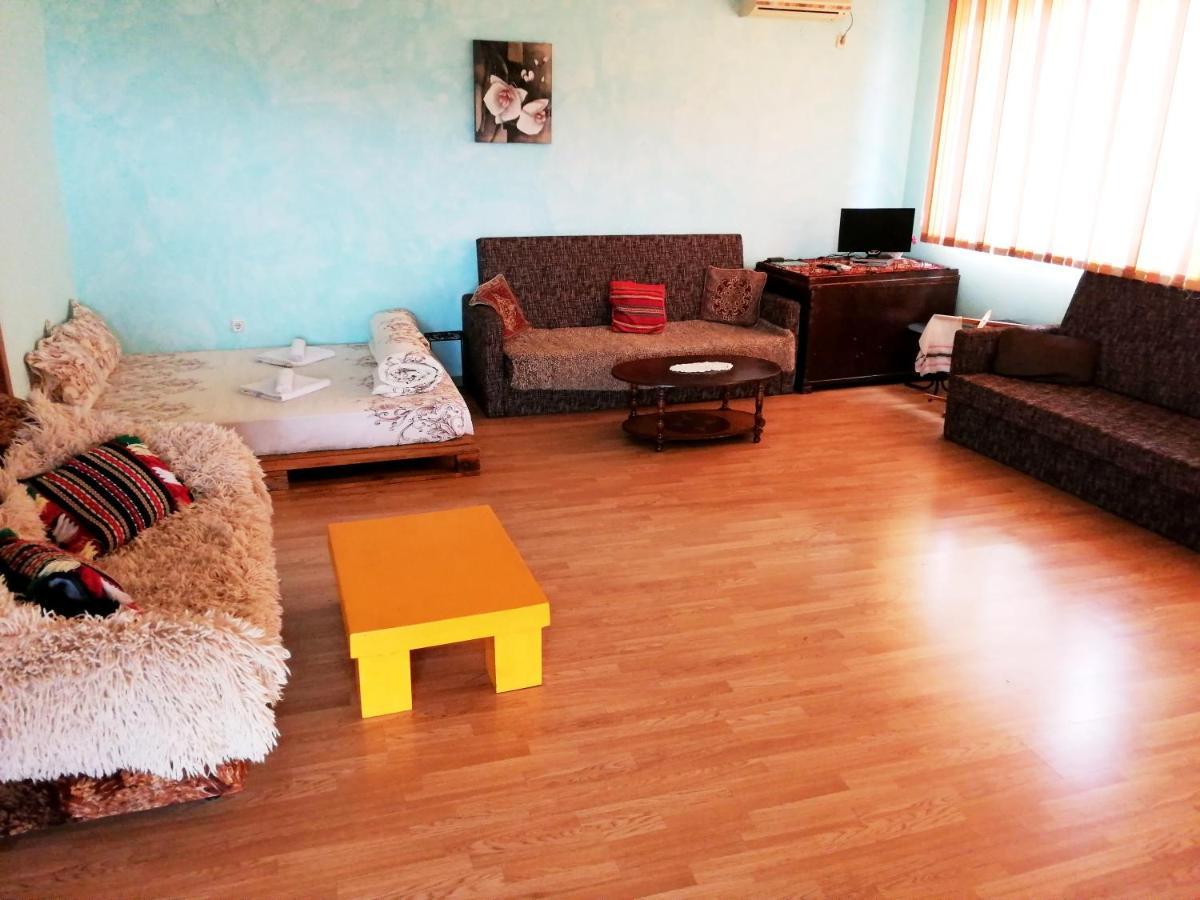 Guest House Misha Petrevene 외부 사진
