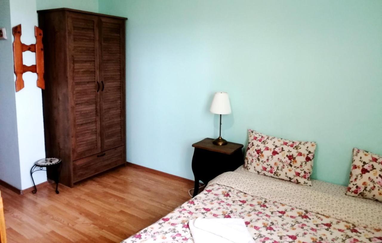 Guest House Misha Petrevene 외부 사진