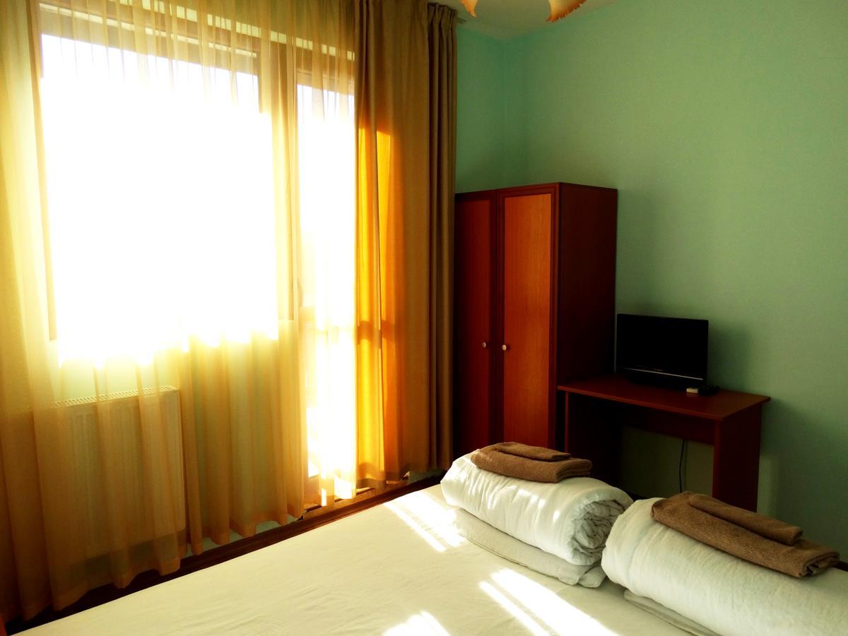 Guest House Misha Petrevene 외부 사진