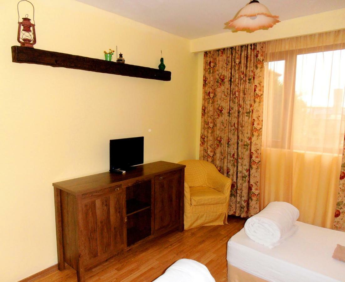 Guest House Misha Petrevene 외부 사진