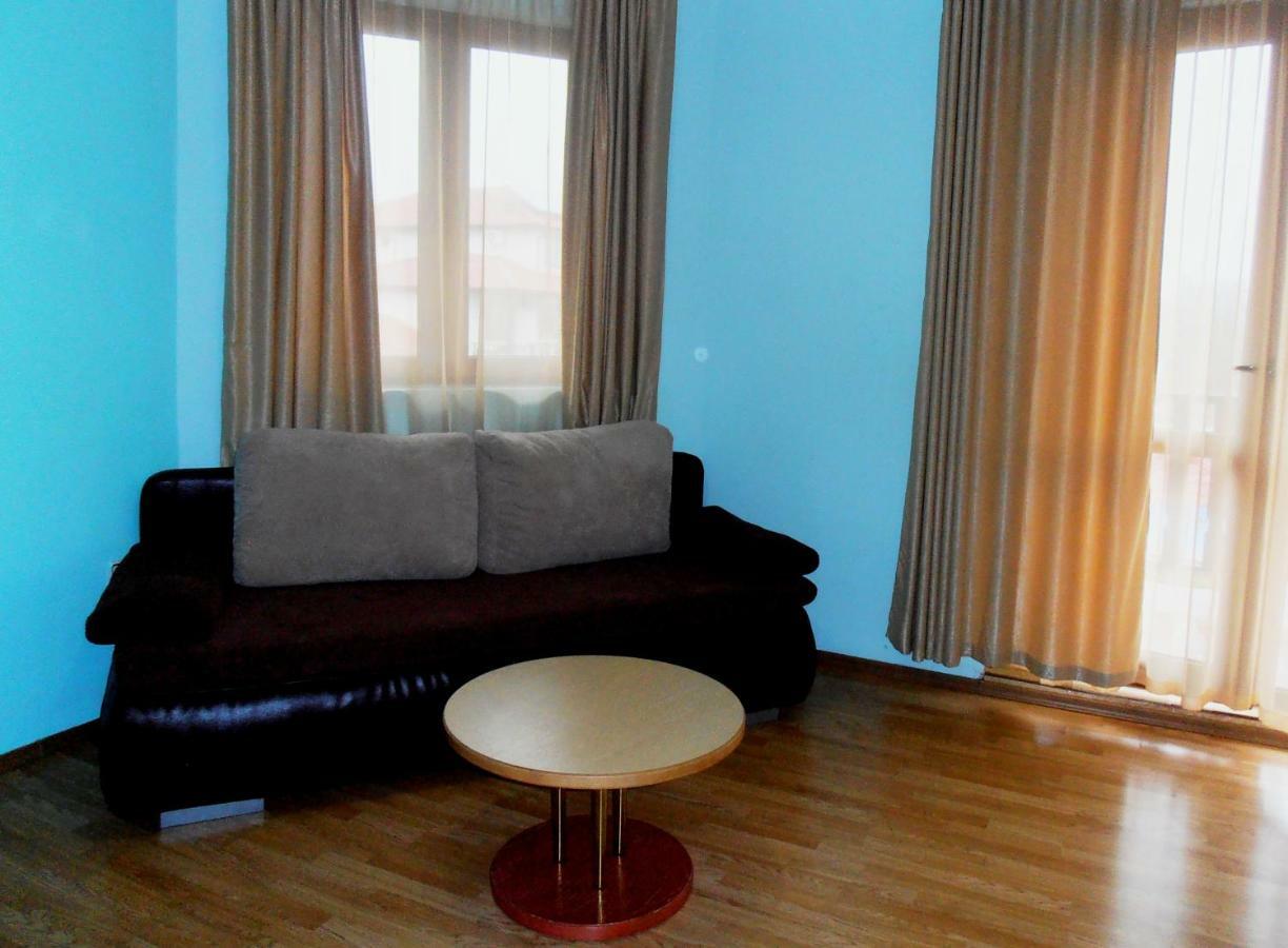Guest House Misha Petrevene 외부 사진