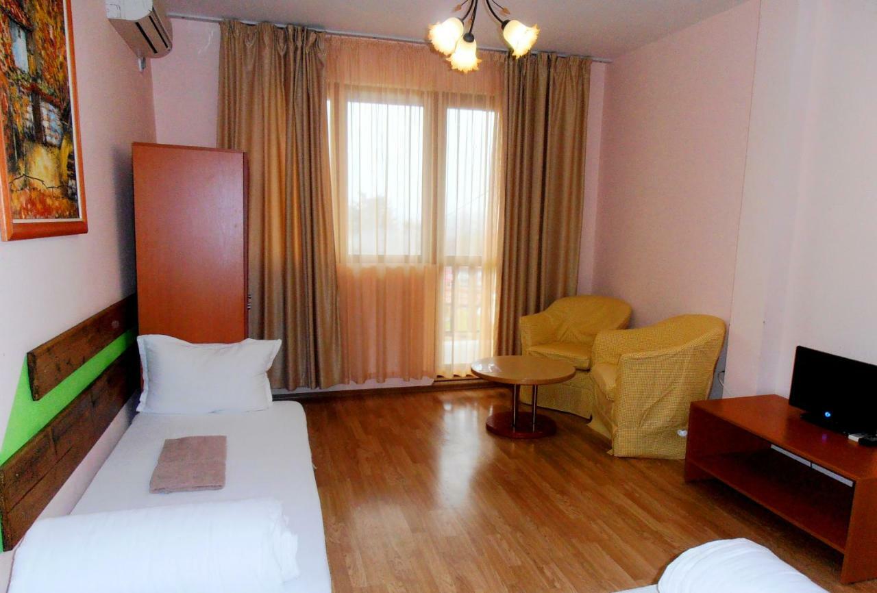 Guest House Misha Petrevene 외부 사진