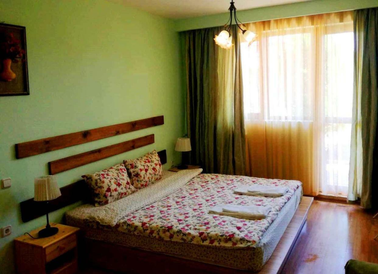 Guest House Misha Petrevene 외부 사진