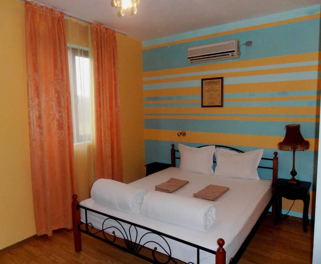 Guest House Misha Petrevene 외부 사진