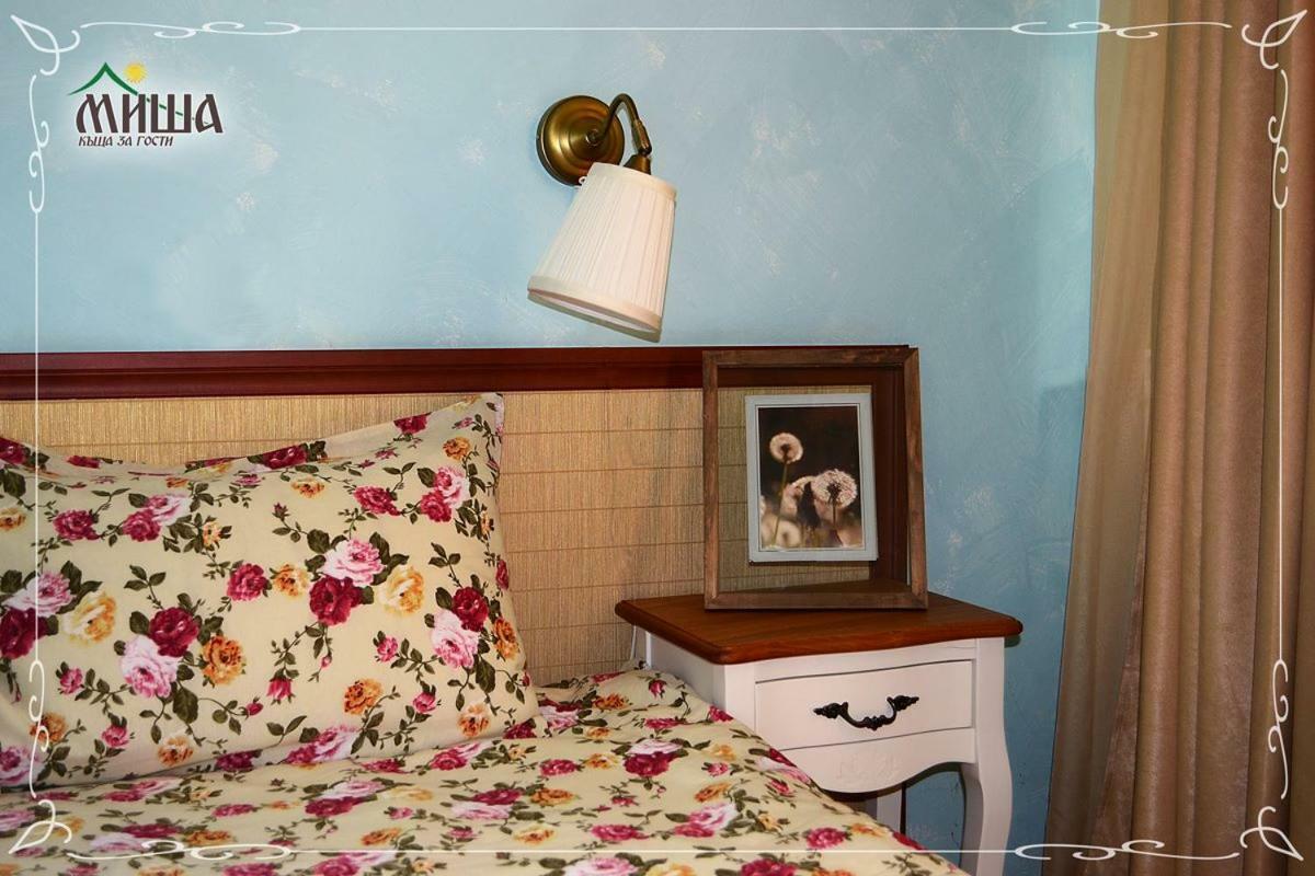 Guest House Misha Petrevene 외부 사진